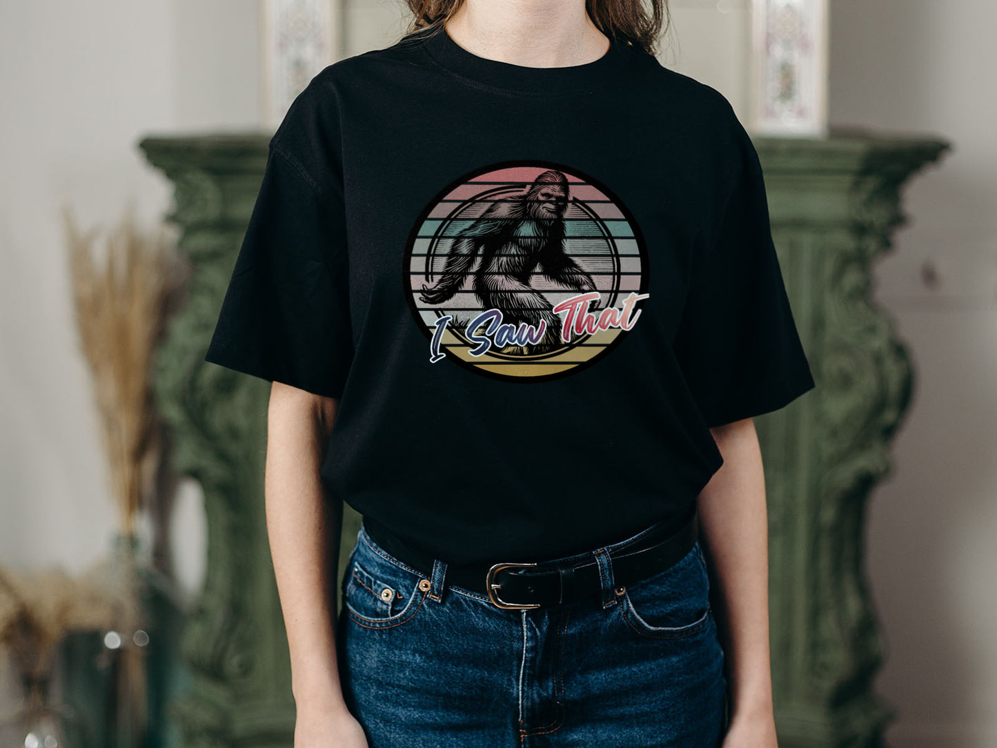 Bigfoot I Saw That Graphic Tee | Circular Bigfoot Design | LAHall Artworks Cryptid T-Shirt